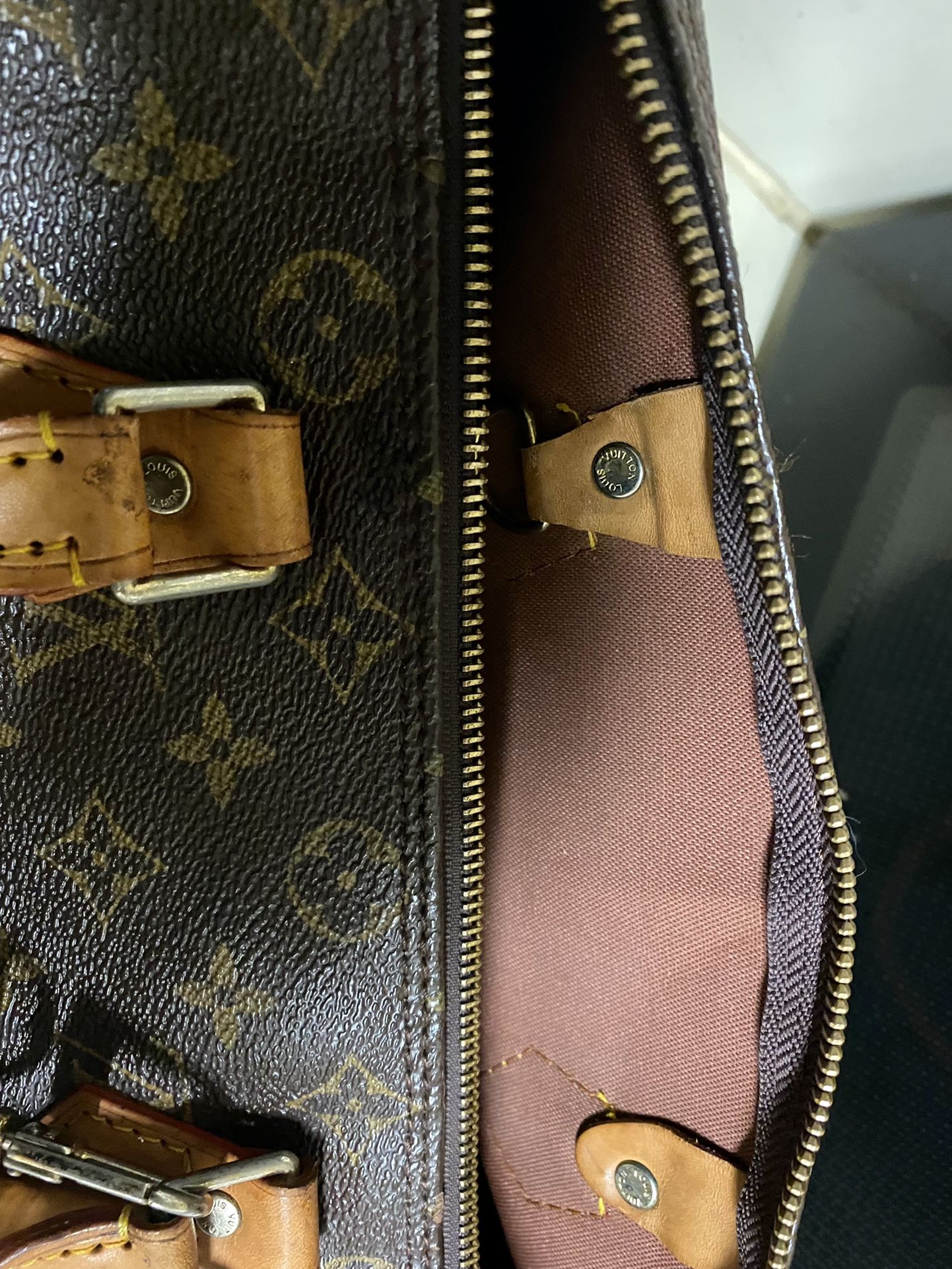 Louise Vuitton Monogram Speedy 30 Canvas