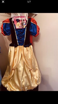 2 in 1 Disney Snow white Costume size 7-10 used one time like new