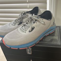 Under armor sonic size 12