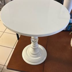 White Cake Stand