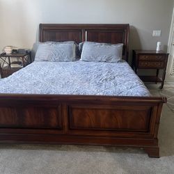 Cal King Sleigh Bed & 2 Nightstands 