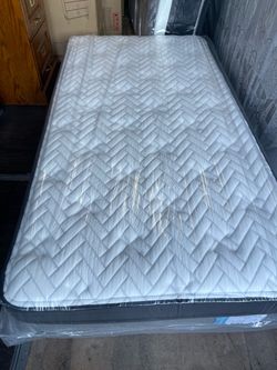 Twin size mattress Sealy Posturepedic pillow top