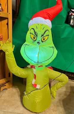 Grinch car inflatable
