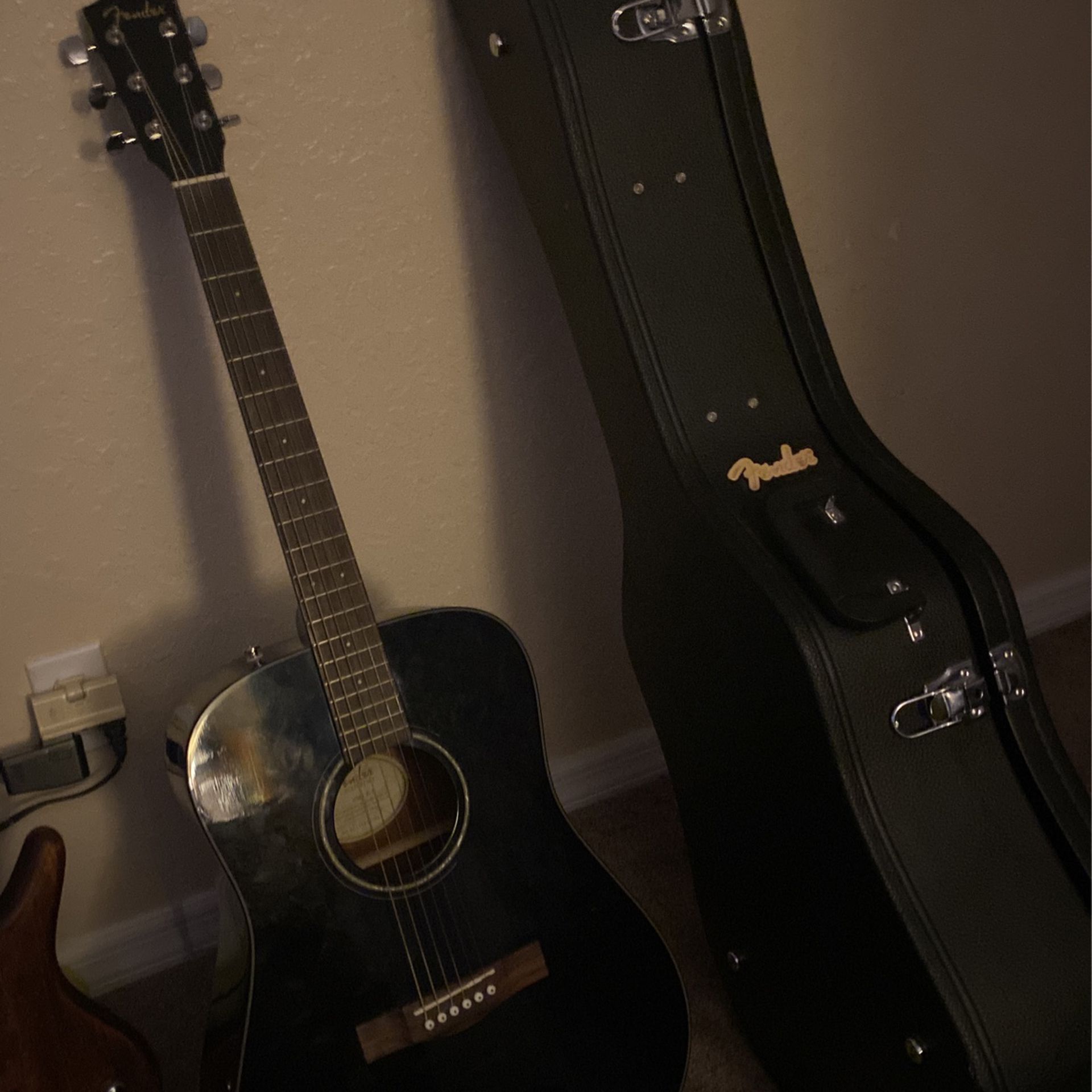 fenders acoustic guitar plus case