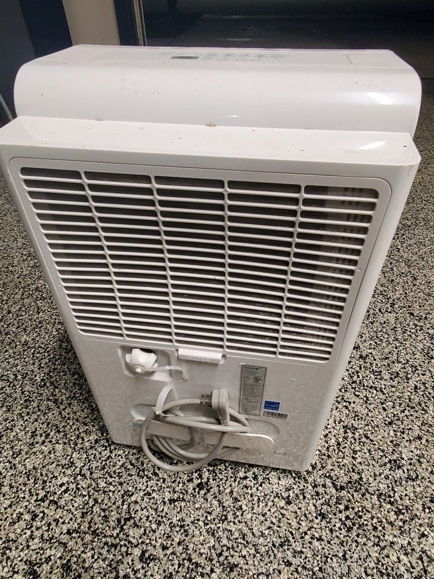 Dehumidifier 