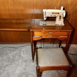 Singer, Sewing Machine Mid Century. Model 403.