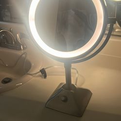 Lighted Make Up Hair