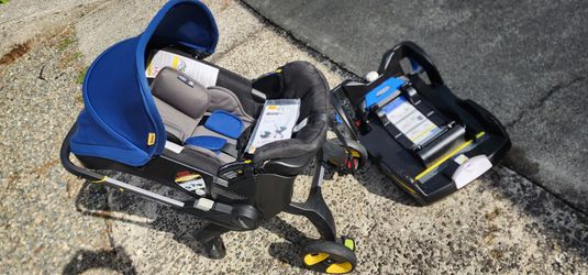 Dona stroller and car seat