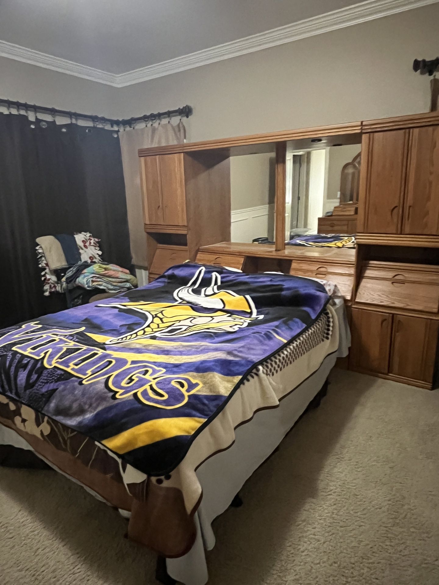 Queen oak bedroom set, vanity dresser, mattress