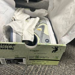 Union Dunks size 9