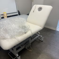 New Adjustable Massage/beauty Bed