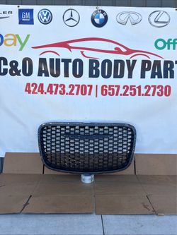 Chrysler 300 /2015/ 2016 2017 2018 2019 2020 2021 2022 2023 Front bumper grille grill used original OEM