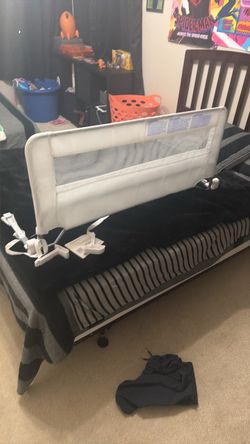Regalo Swing Down Toddler Bed Rail Guard, NO Tools