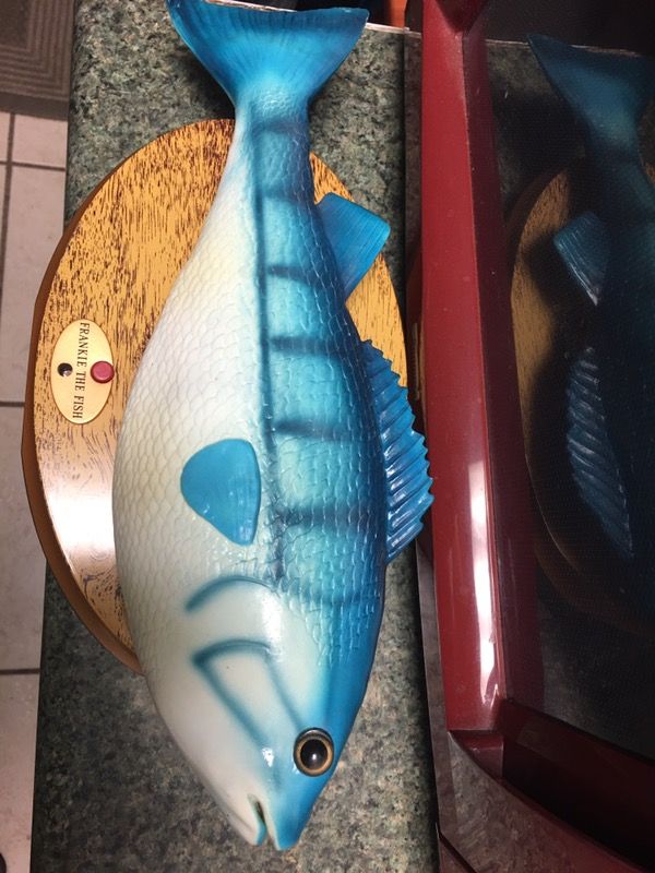 NEW Frankie the Fish wall-mountable singing McDonald's Filet-O-Fish