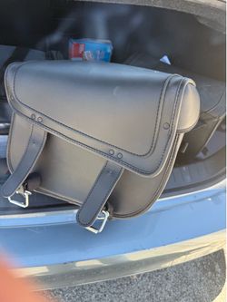 Motorcycle saddle bags
