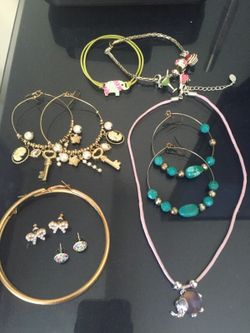 Assorted jewelry