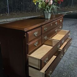 Modern Solid Wood Long Dresser With Big Drawers. Drawers Sliding Smoothly. Delivery Available. Se Habla Español 