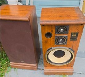 Vintage Fisher ST-515 Floor Speakers