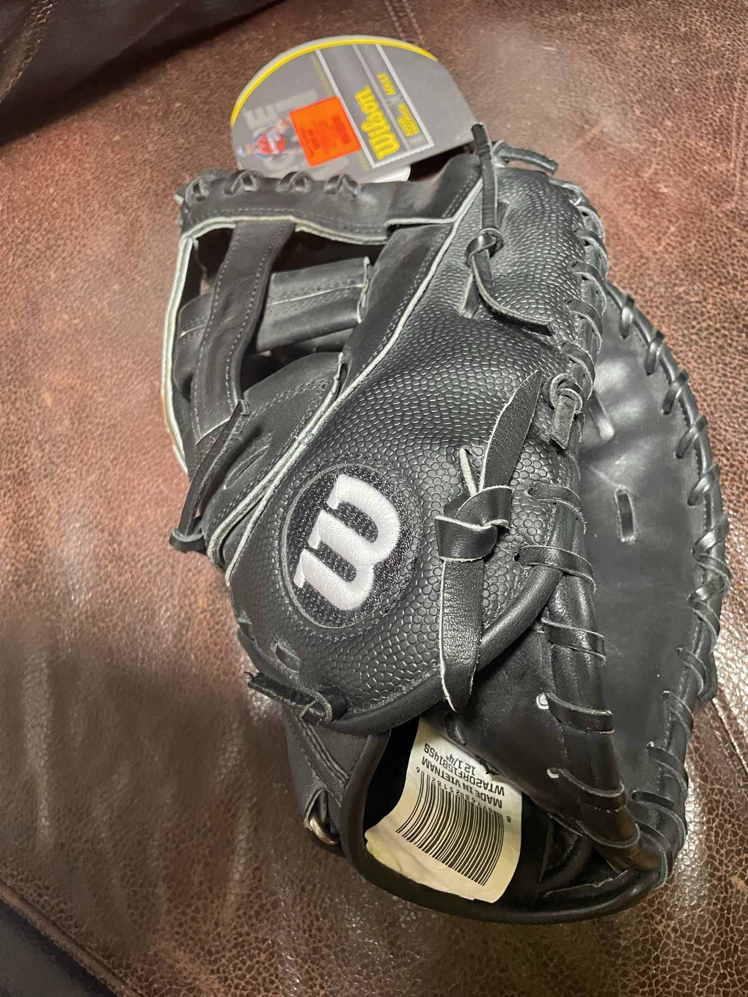 A2000 right handed  baseball glove