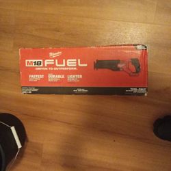 Milwaukee Sawzall M18