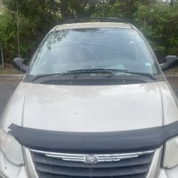 2005 Chrysler Town & Country