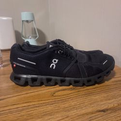 On Cloud Women's Size 11