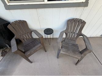 Adirondack chair set and table