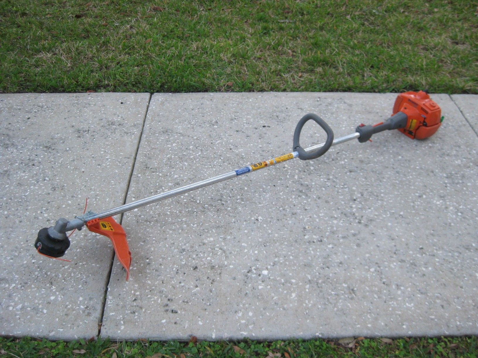 Husqvarna 123L Commercial Weedeater for Sale in Apopka, FL OfferUp