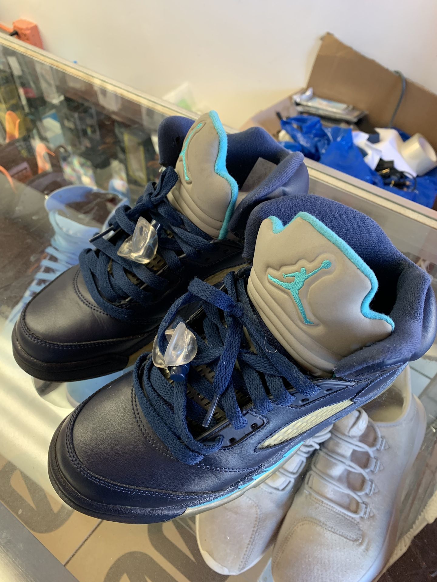 Jordan retro 5 pre grape size 5.5 mint Men's shoes