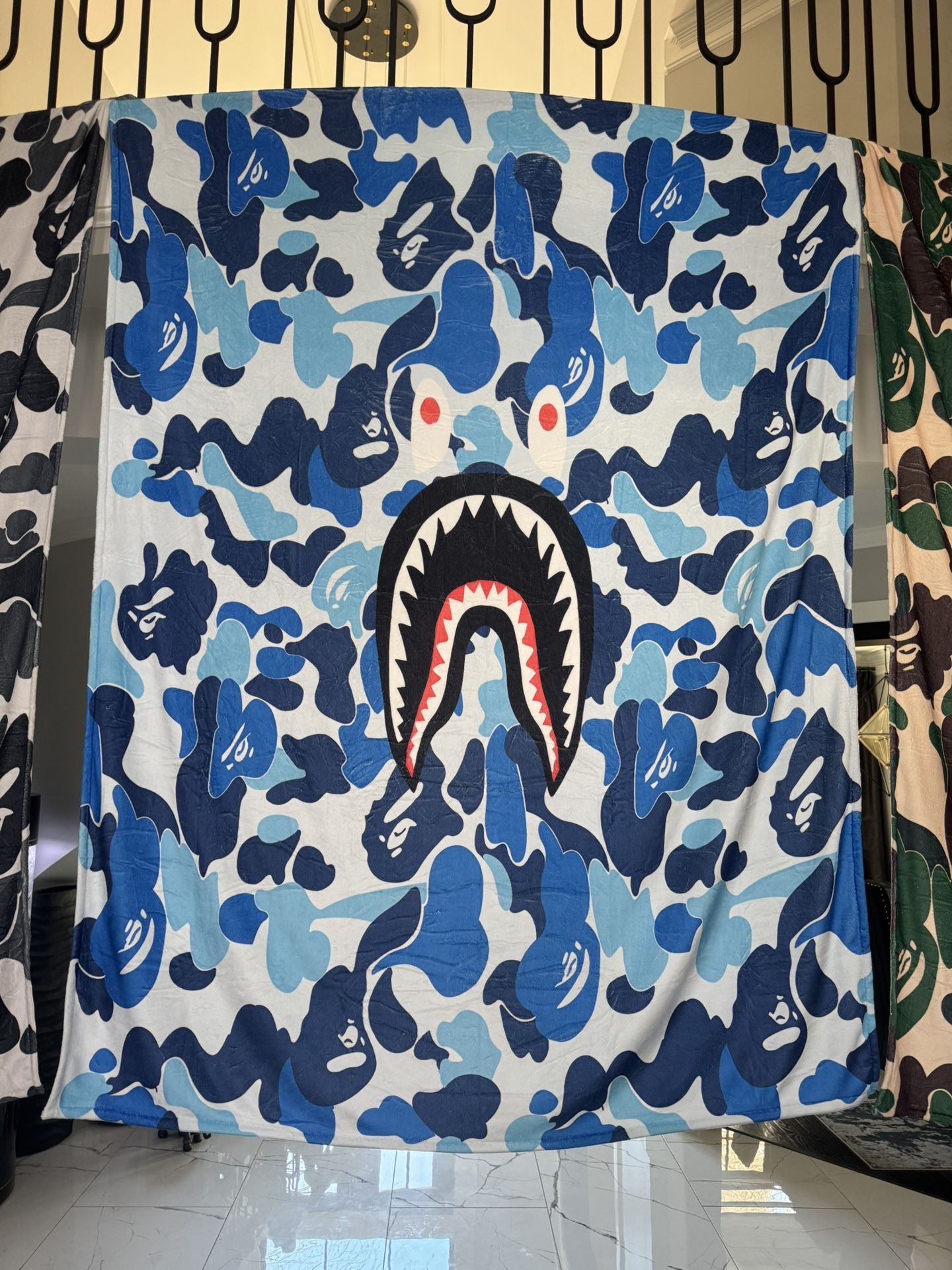 Lightweight Fleece Travel Throw Blankets