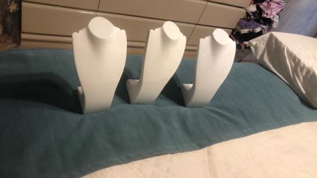 Jewelry display bust