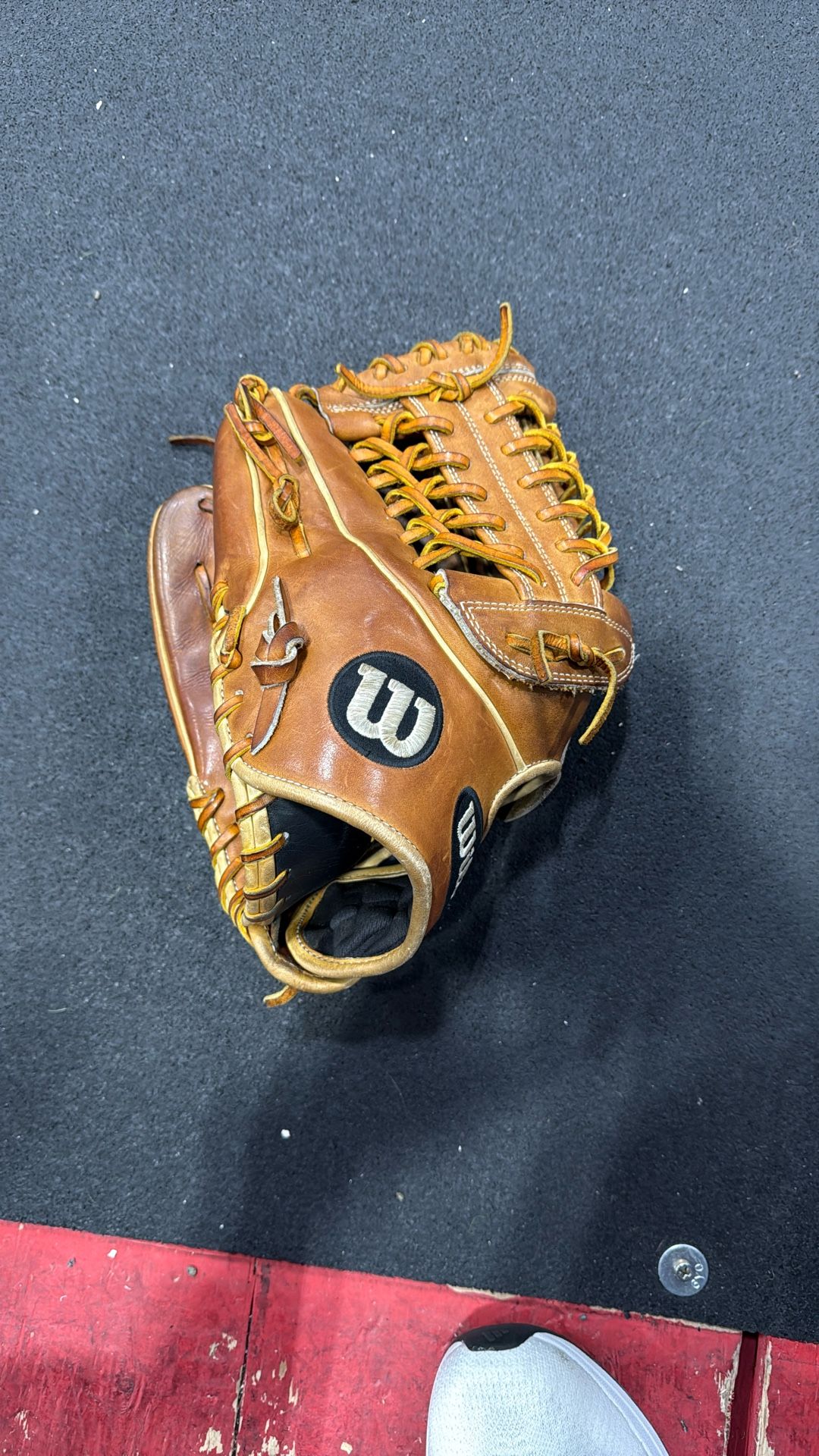 Wilson A2K Baseball Glove (lefty)