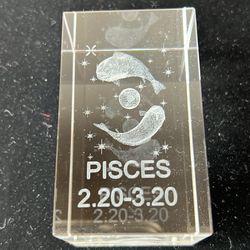 Pisces 3D Laser Engraved Etched Crystal Glass Cube Paperweight