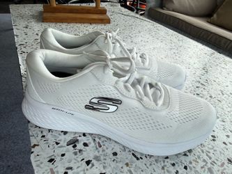 Sketchers Air Cooler Memory Foam - Size 8.5