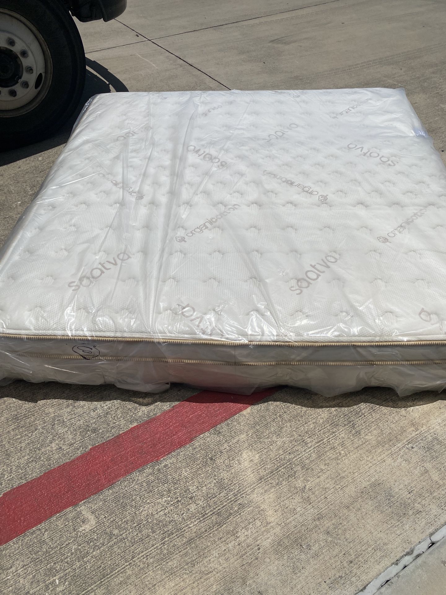 Overstock Display King Pillowtop Mattress for Sale in San Antonio, TX