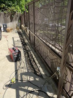 Electric gate stuck or not opening? Fast solution for motor, chain, and sensor issues