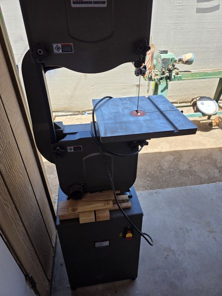 Central Machinery Band Saw