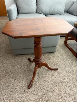 Vintage Wooden End Table - Octagonal Top - Barley-twist Pedestal Base
