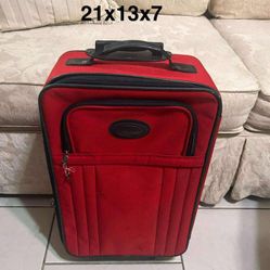 Small Luggage- Carry On Luggage 🧳 Red