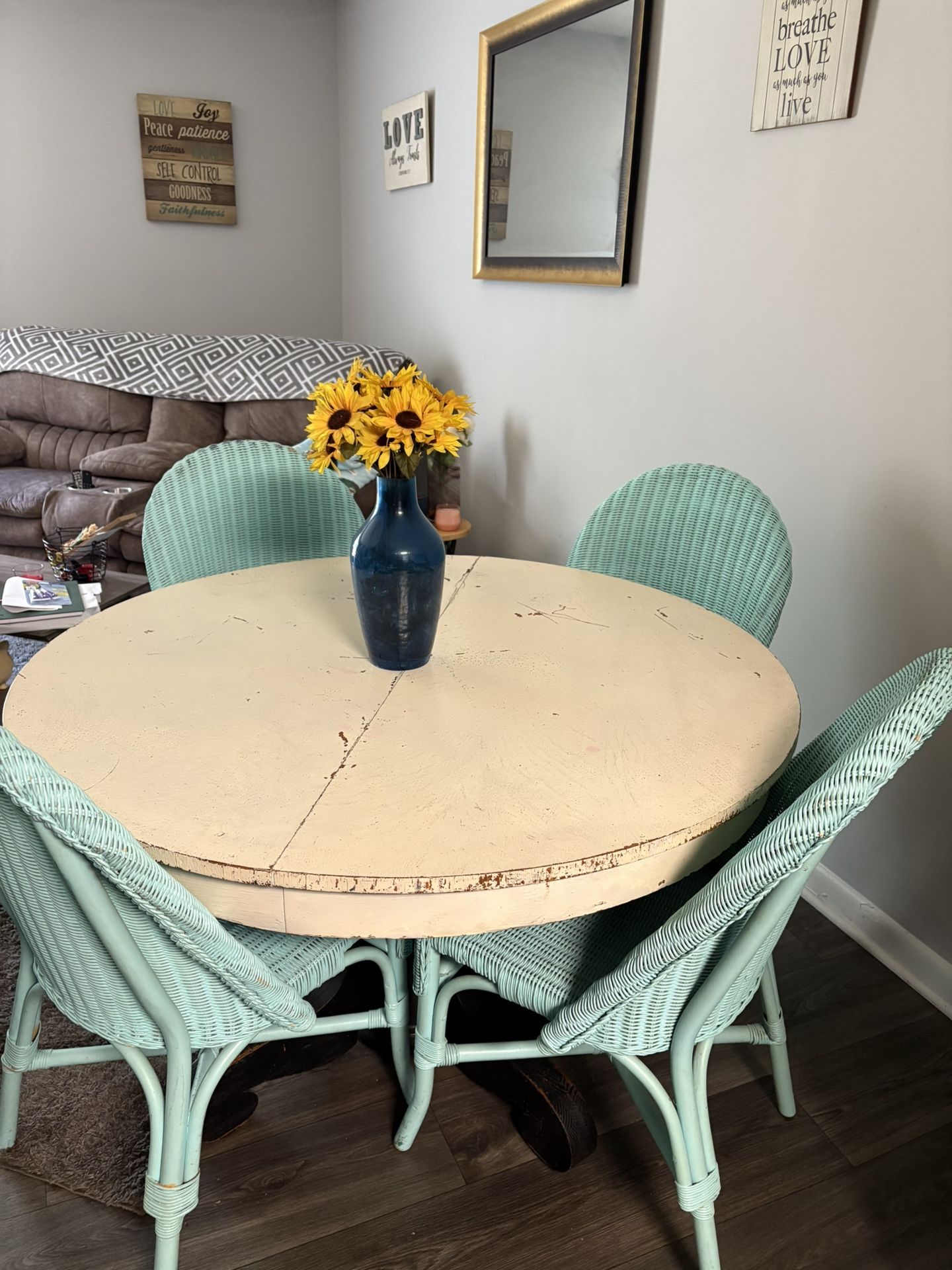 Dining Table & Chairs