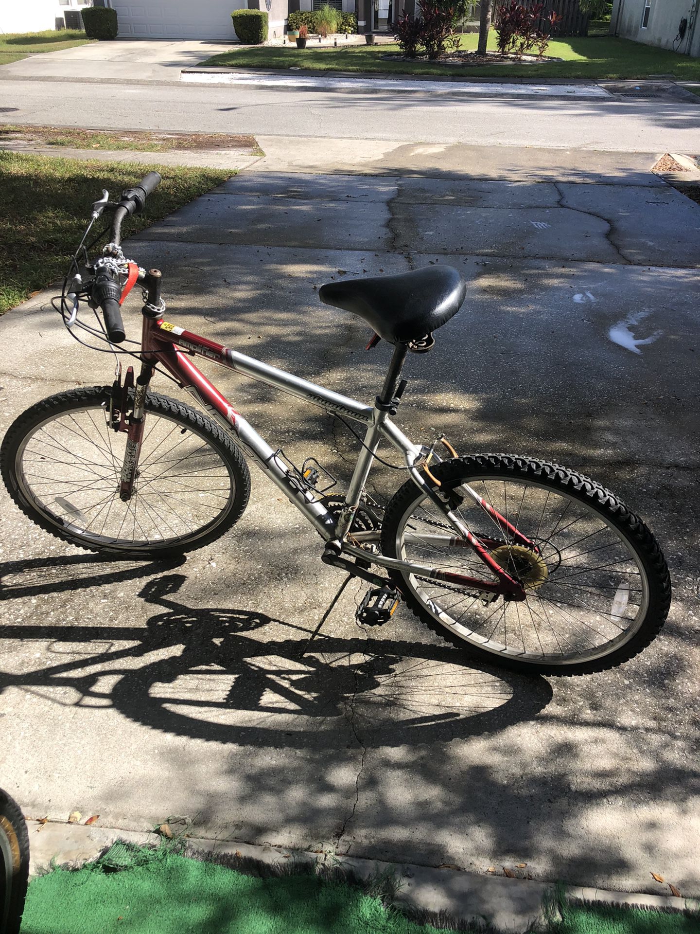 Good Running Bike , New Tire Installed 6 Months ago . Shift Good .it’s Has Been Sitting In The Garage .