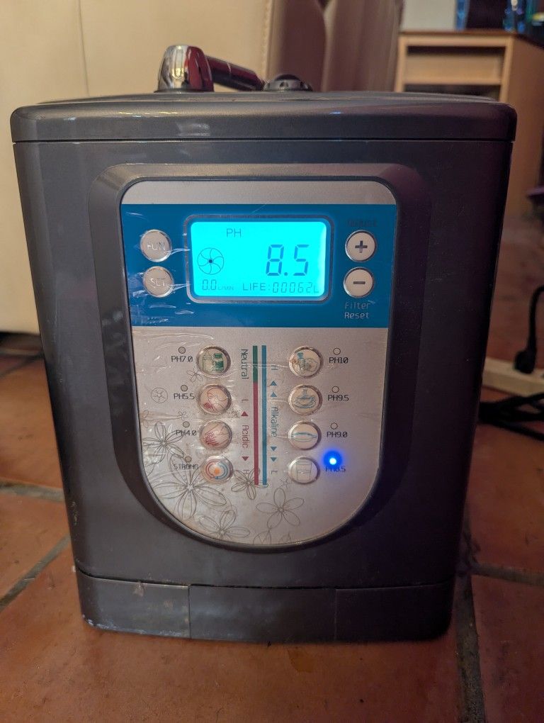 Water Ionizer MSW-1.5 – works well, adjustable pH (4.5–11), standard 100–240V plug.