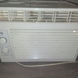 GE Small Room Window Air Conditioner 