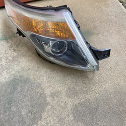 2012 Ford Explorer Headlight Case