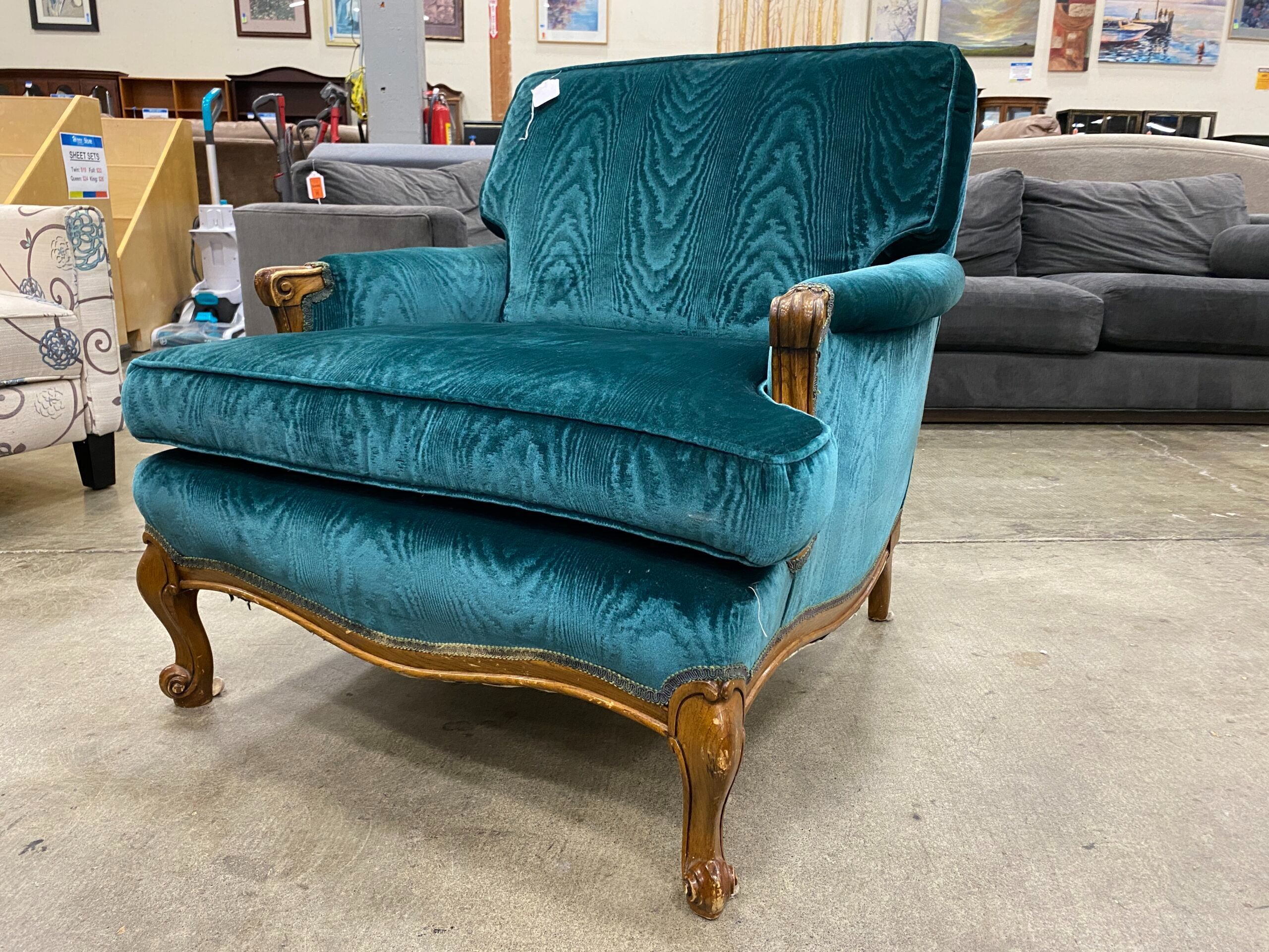 Vintage Style Emerald Green Velvet Accent Chair