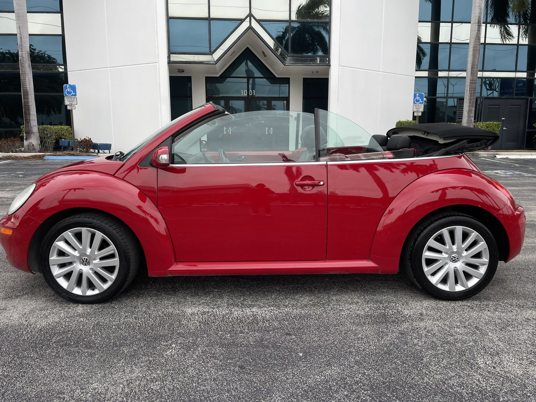 2008 Volkswagen New Beetle