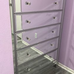 Mirrored 5 Drawer Dresser 