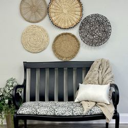 Indoor bench 