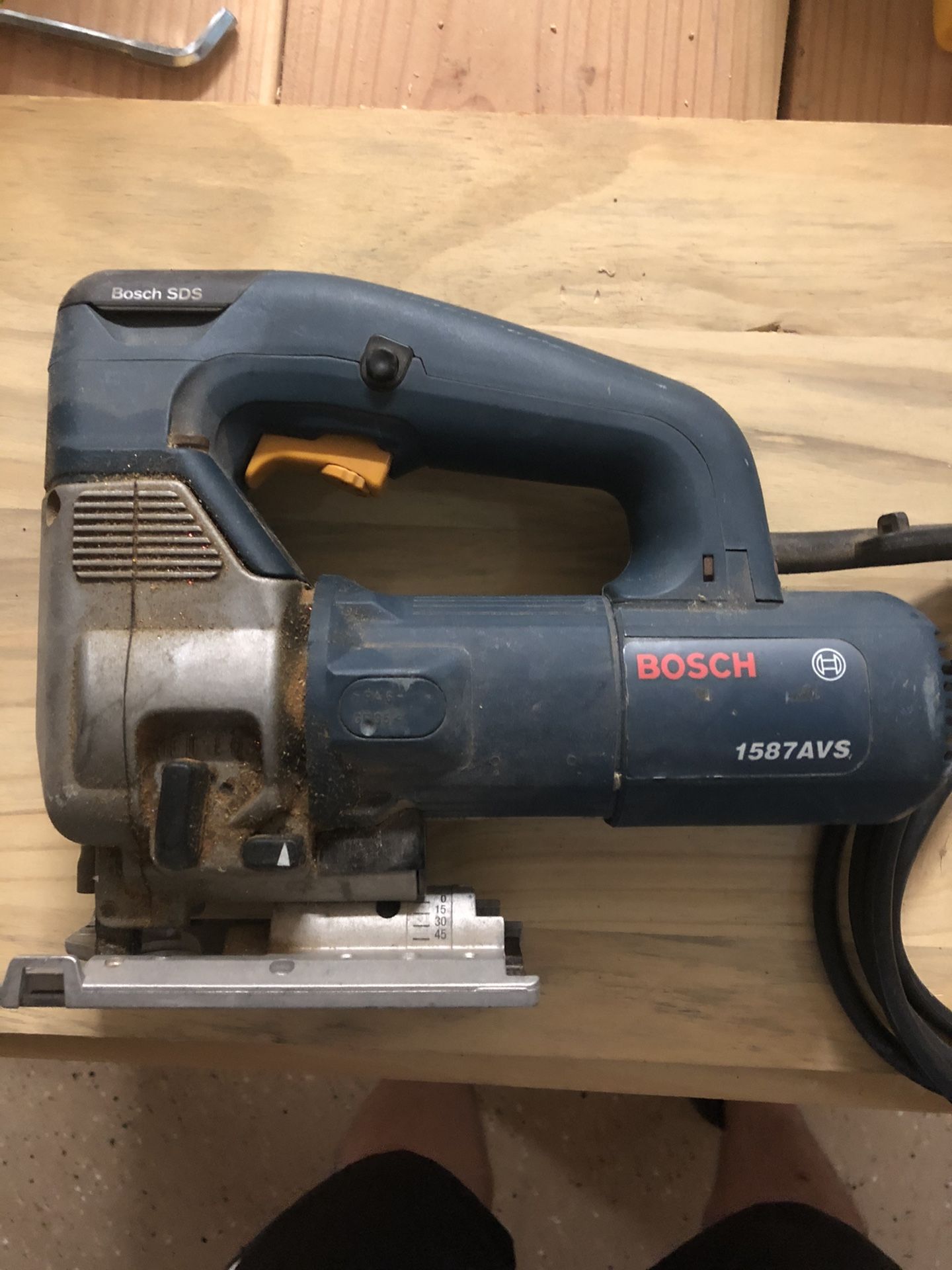 JIG SAW BOSCH MODEL 1587AVS, CORDED for Sale in Mesa, AZ OfferUp