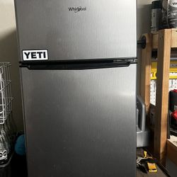 Whirlpool Mini Fridge 